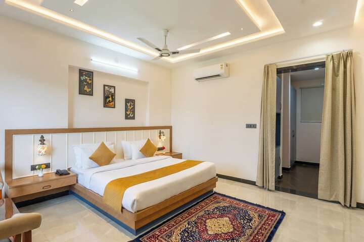 Room 6 of 26