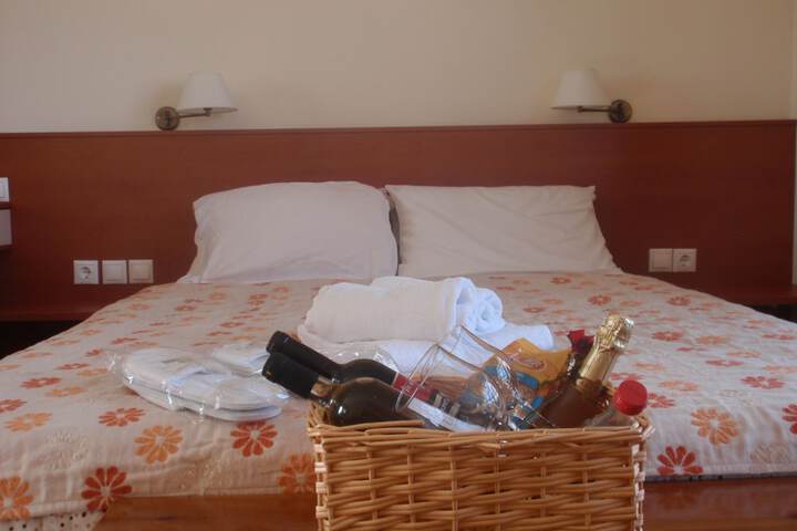 Room 2 of 49
