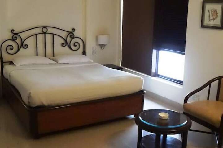 Room 21 of 43