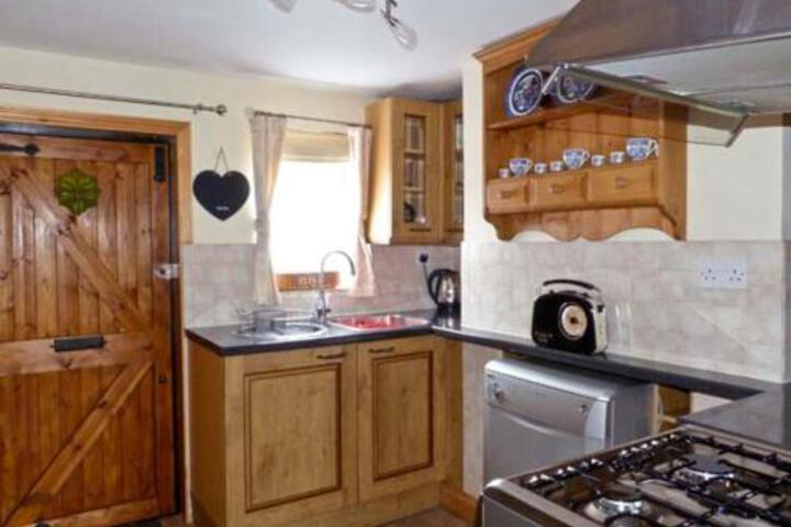 3 Apsley Cottages