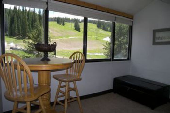 Room 8 of 19