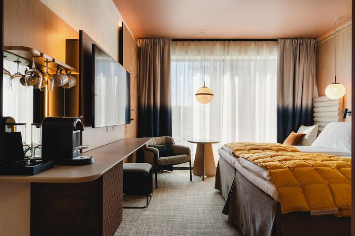 Room 28 of 89