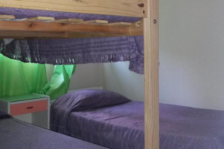 Room 2 of 33