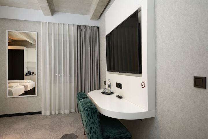 Room 17 of 59