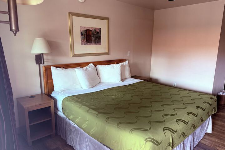 Room 35 of 74