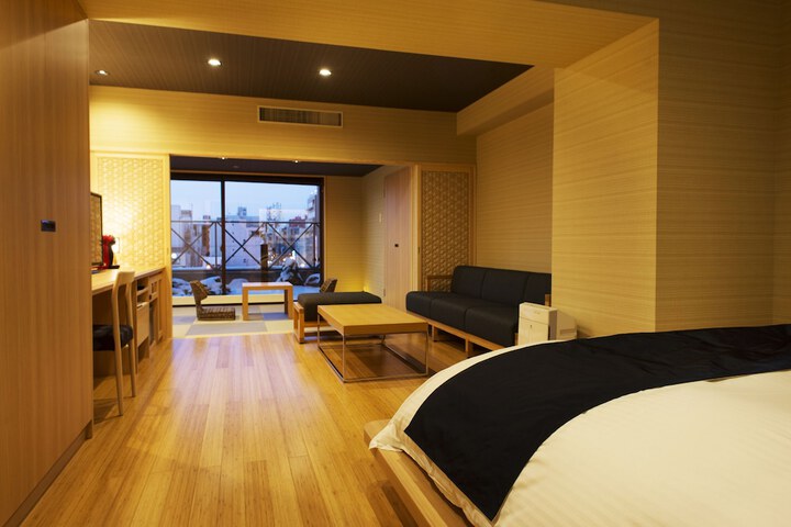 Room 16 of 49