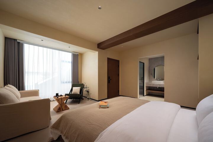 Room 15 of 80