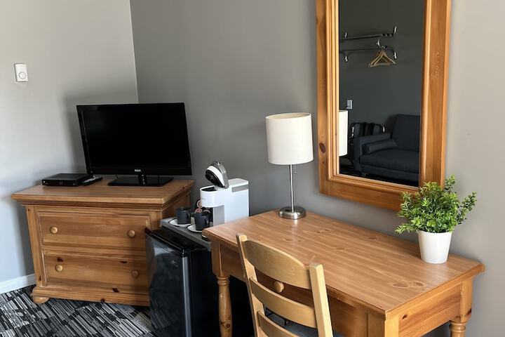 Room 6 of 34