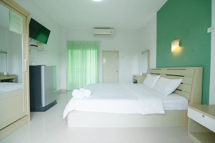 Room 38 of 104