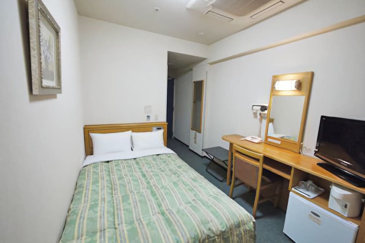 Room 15 of 48