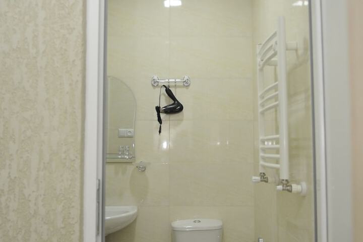 Room 18 of 46