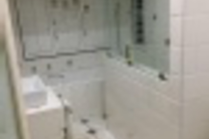 Room 28 of 216