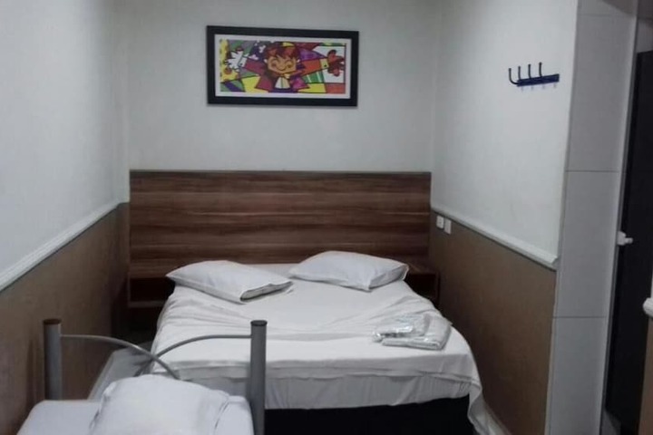 Room 6 of 38