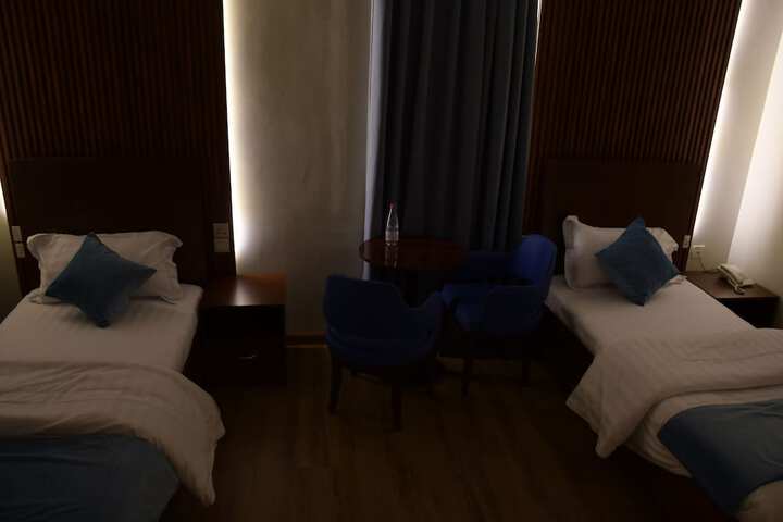 Room 11 of 24