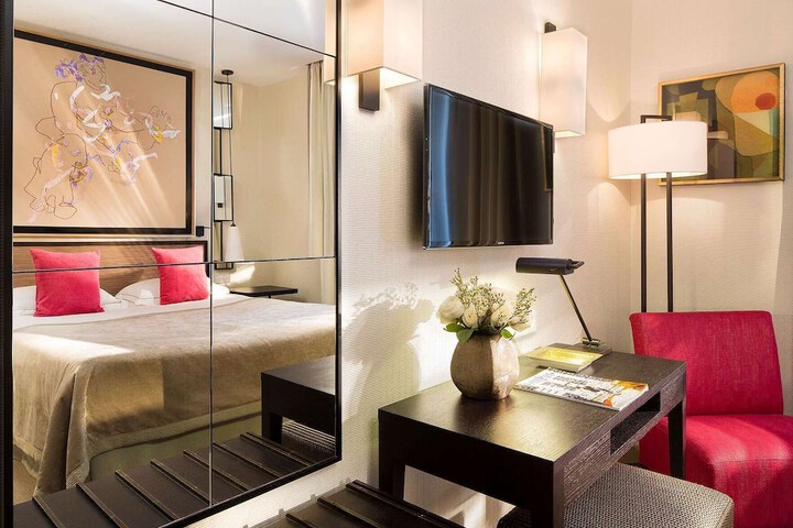Room 15 of 60
