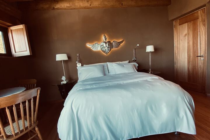Room 8 of 85
