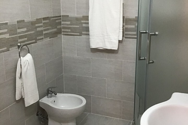 Room 44 of 64