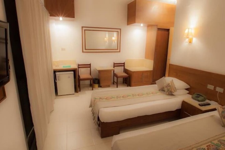 Room 5 of 40