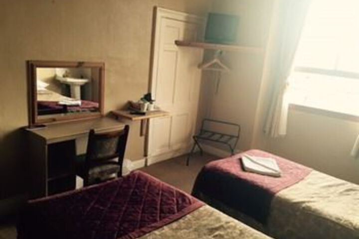 Room 13 of 29