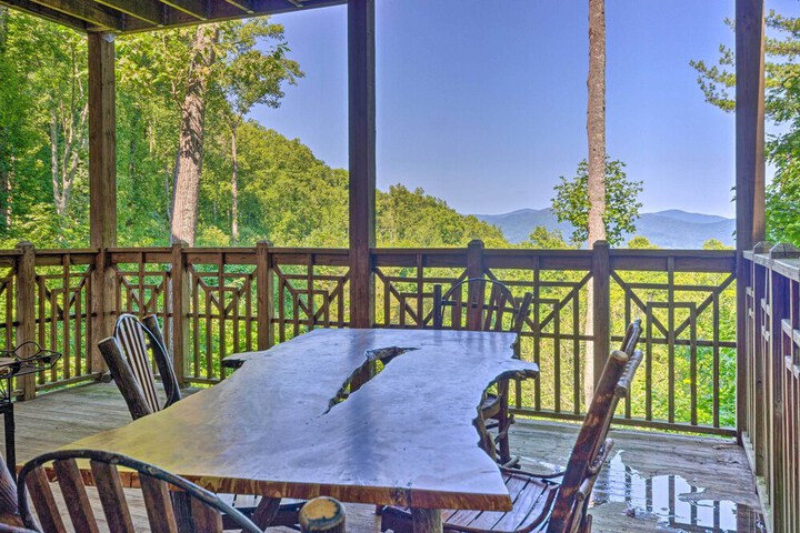 Mountain Air Condo w / Deck & Views Pets Welcome!