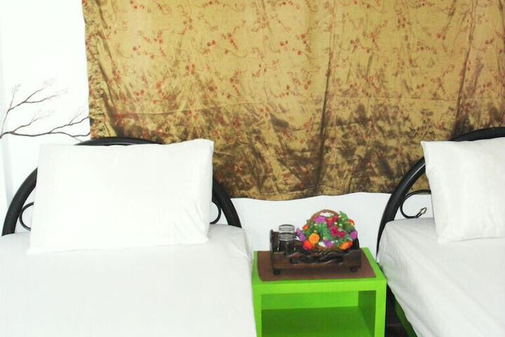 Room 12 of 24