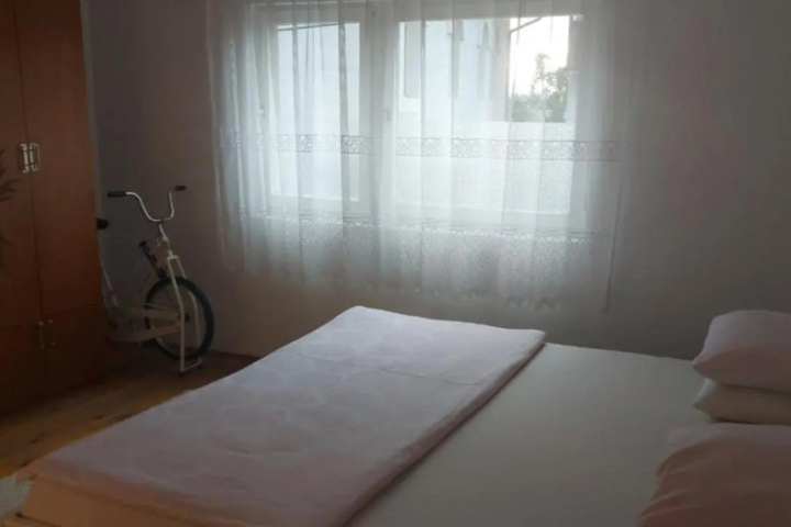 Room 3 of 12