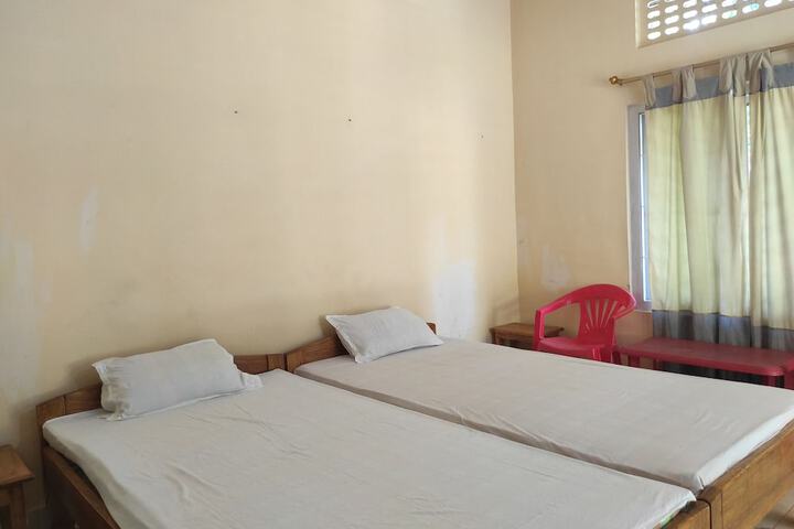 Room 10 of 31