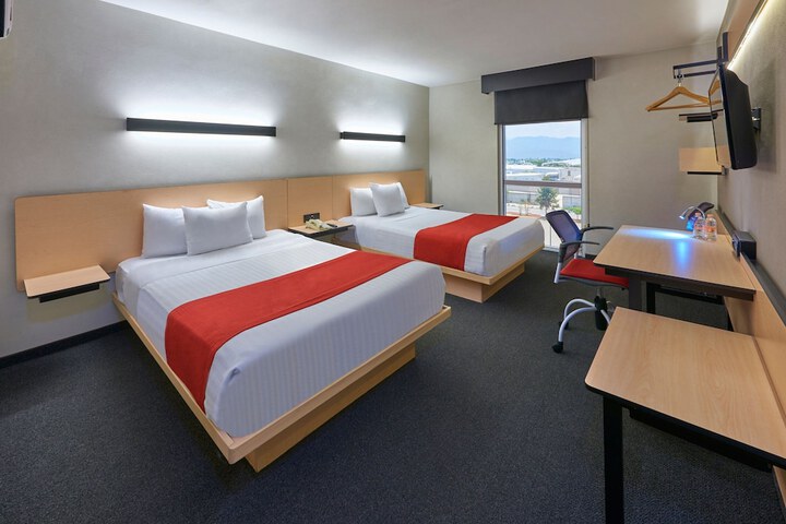 Room 9 of 47