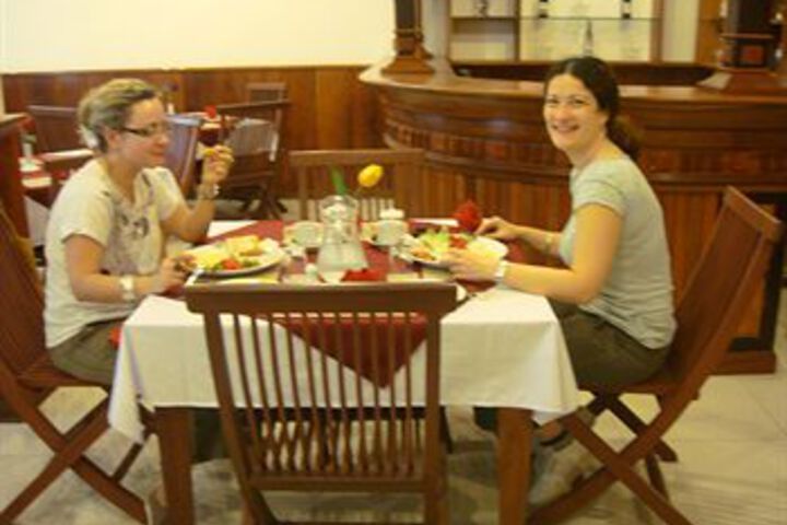Dining 30 of 30