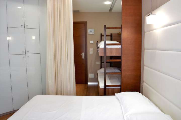 Room 11 of 46