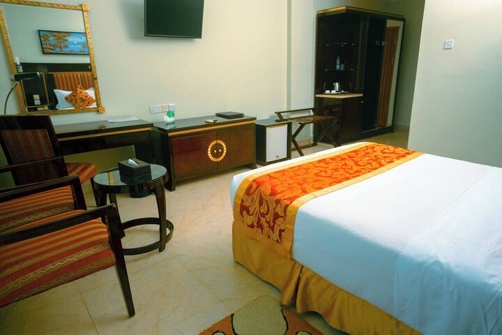 Room 12 of 42
