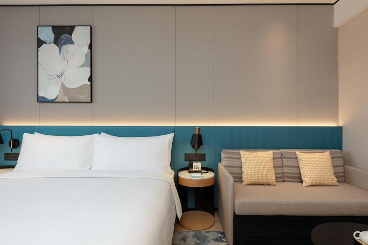 Room 27 of 79