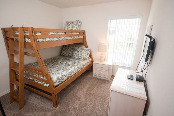 Room 5 of 16