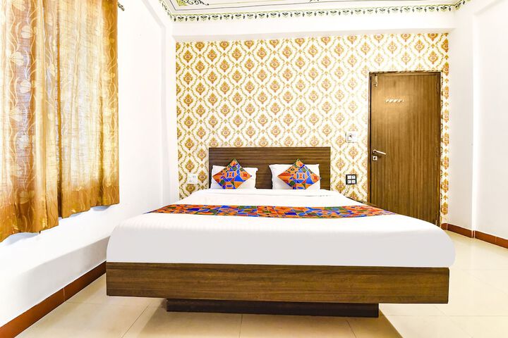 Room 27 of 32