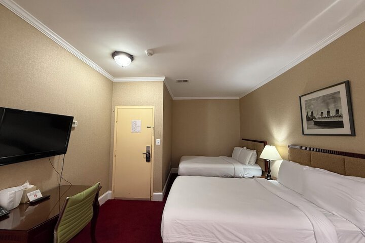 Room 28 of 66