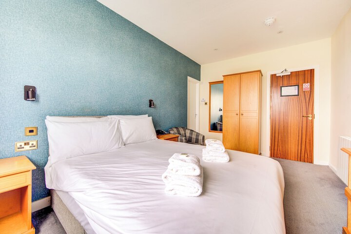 Room 32 of 105