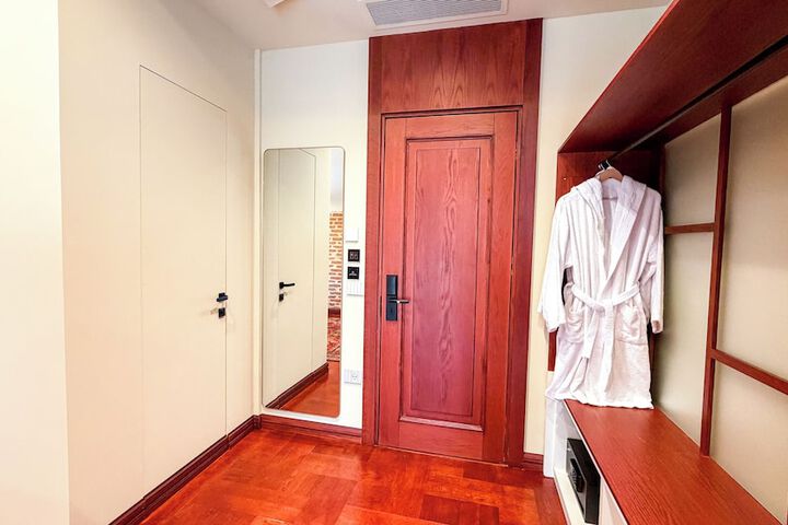 Room 54 of 96