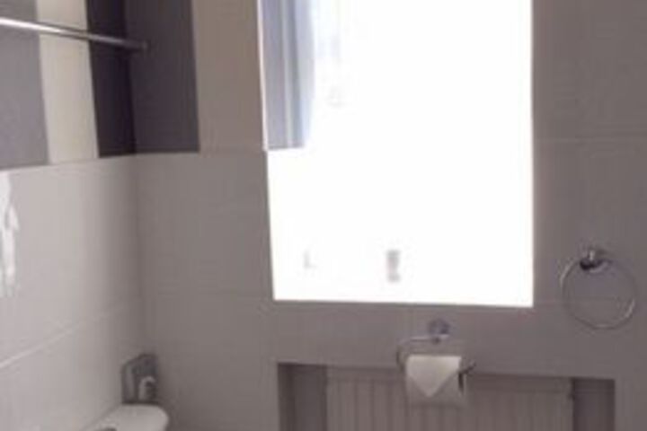 Room 2 of 35
