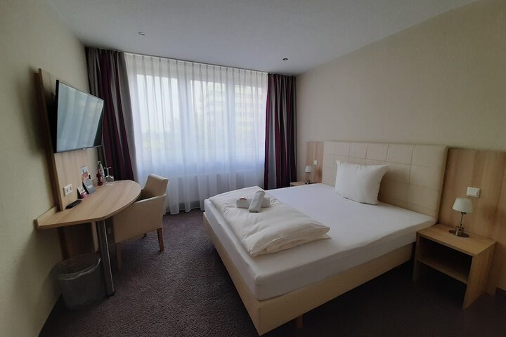 Room 6 of 39