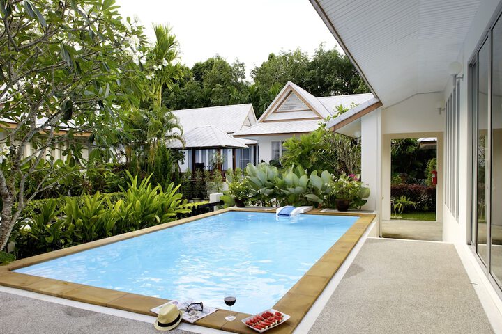 Pools & Facilities