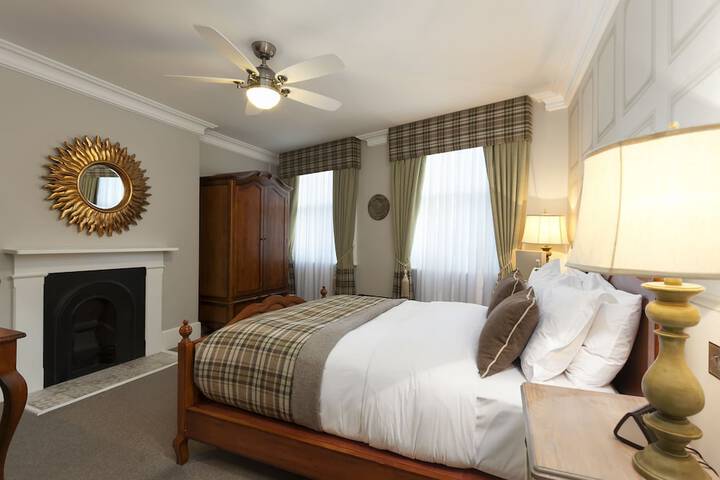 Room 5 of 71