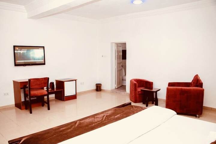 Room 13 of 19