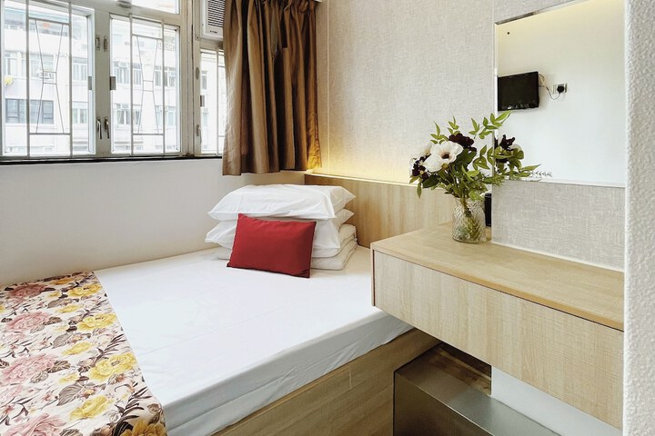 Room 18 of 50