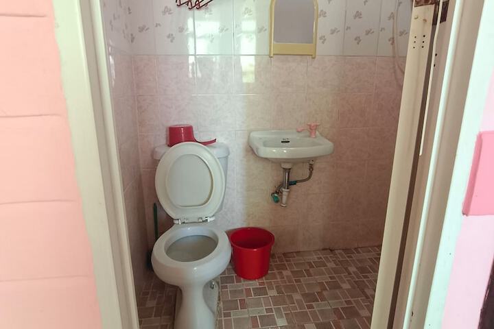 Room 27 of 41