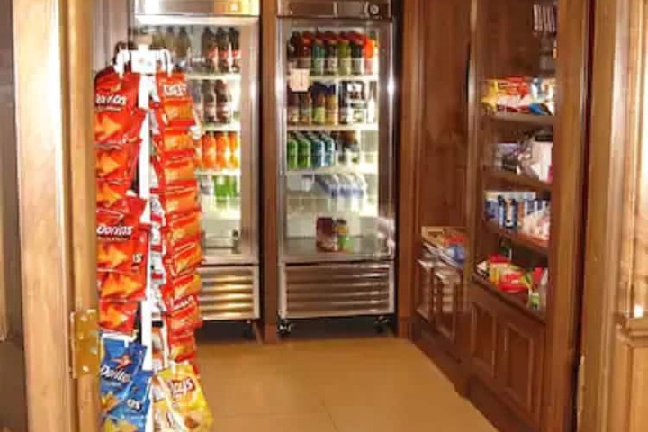 Snack bar