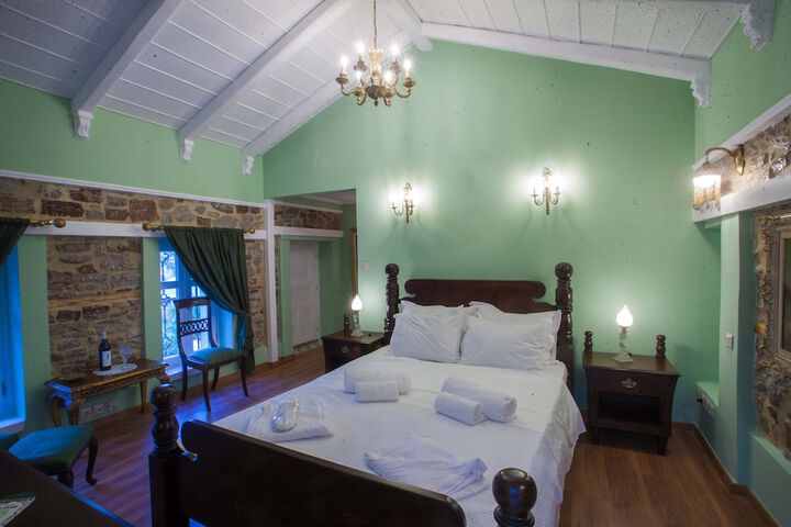 Room 2 of 9