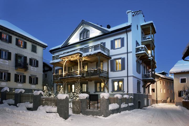 Hotel 67 of 77