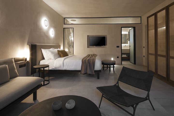 Room 14 of 200