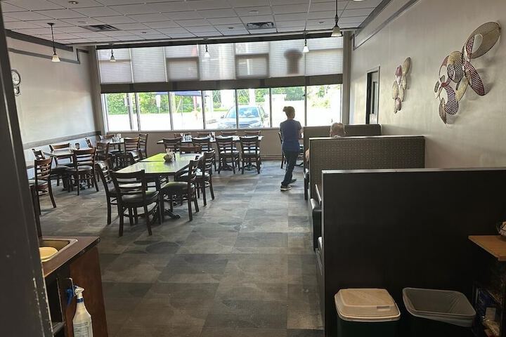 Dining 11 of 34