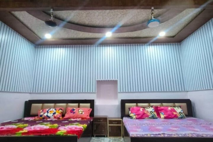 Balaji sadan vrindavan AC Room